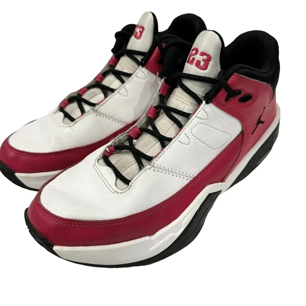 Nike Air Jordan‎ Max Aura 3 Sneakers White /Very Berry Black 7 Youth/Mens 8W